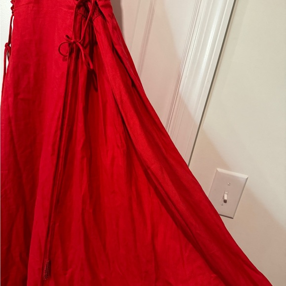 Brand New Without Tag
Farm Rio Red Lace Up MIDI Dress
Size- Large
Color- Red - Picture 6 of 8